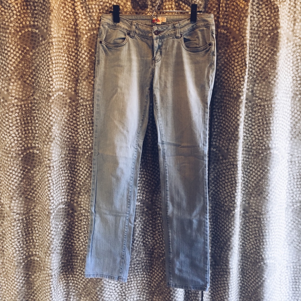 light wash low rise skinny jeans